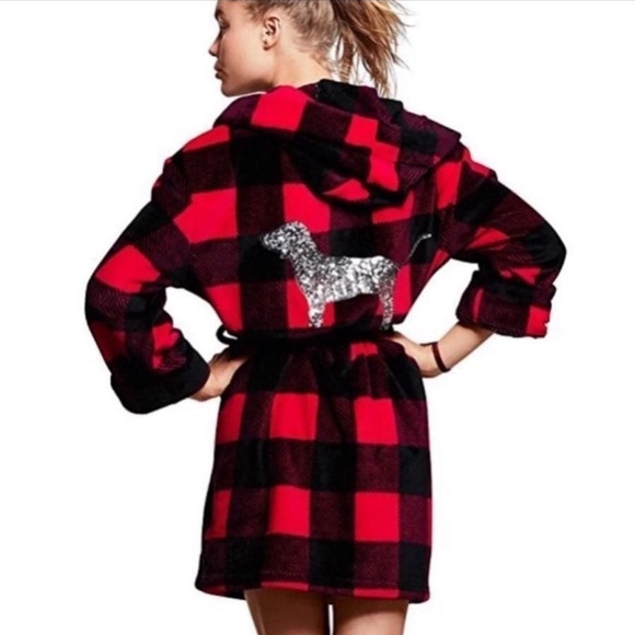 Buffalo Check VS Pink Robe - Picture 2 of 3